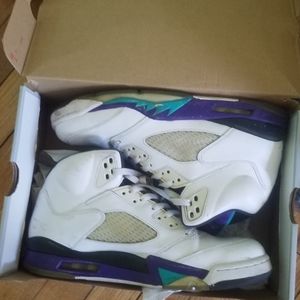 Retro 2012 white grape Jordan 5s
